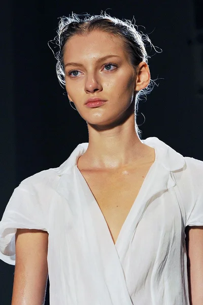 Look 11